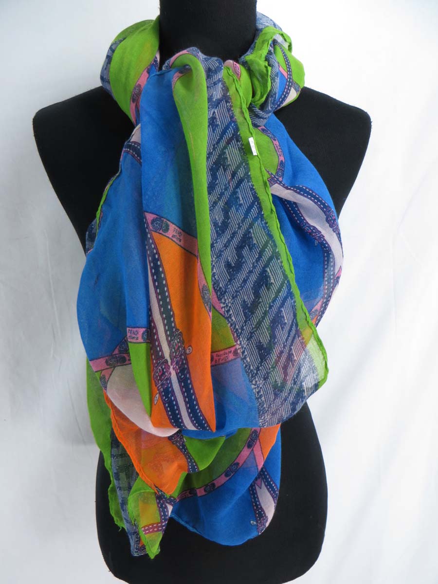 scarf25st1s