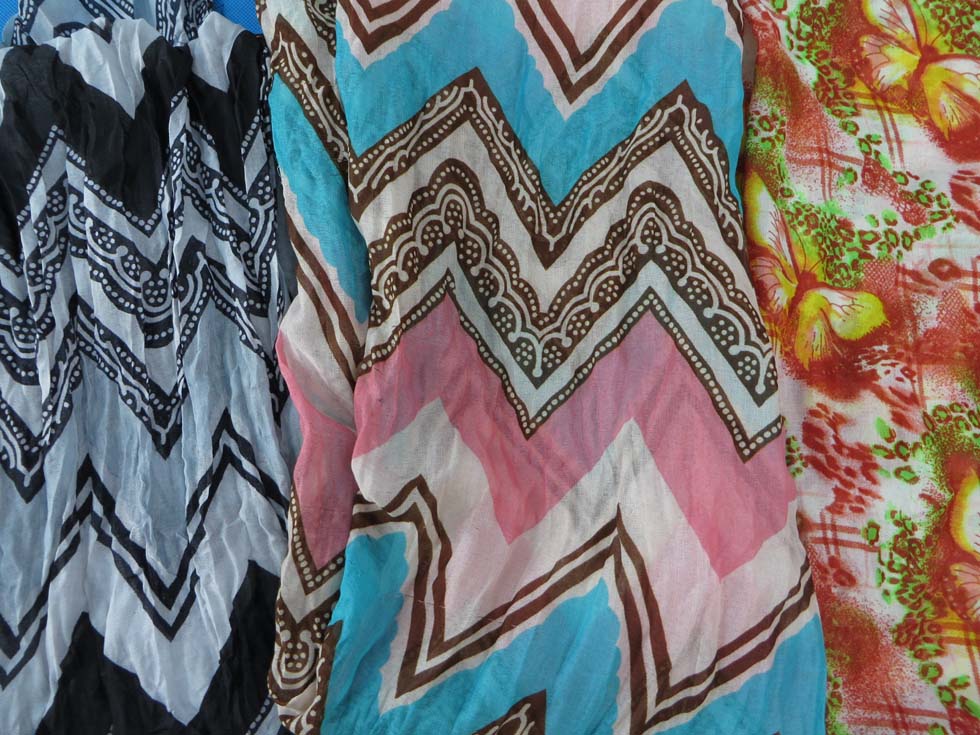 scarfsarong65u1x