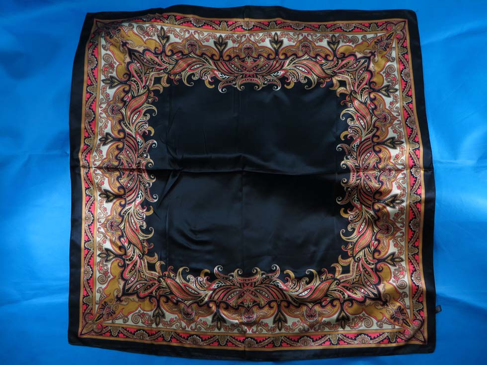 squarescarf50un5f