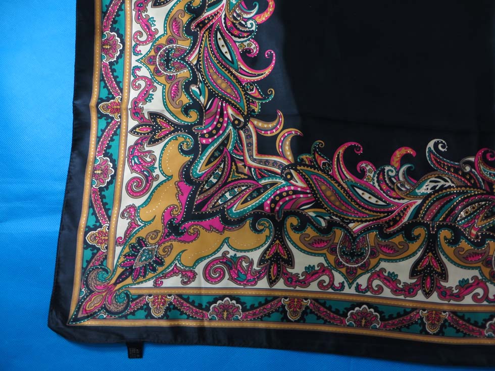 squarescarf50un5j