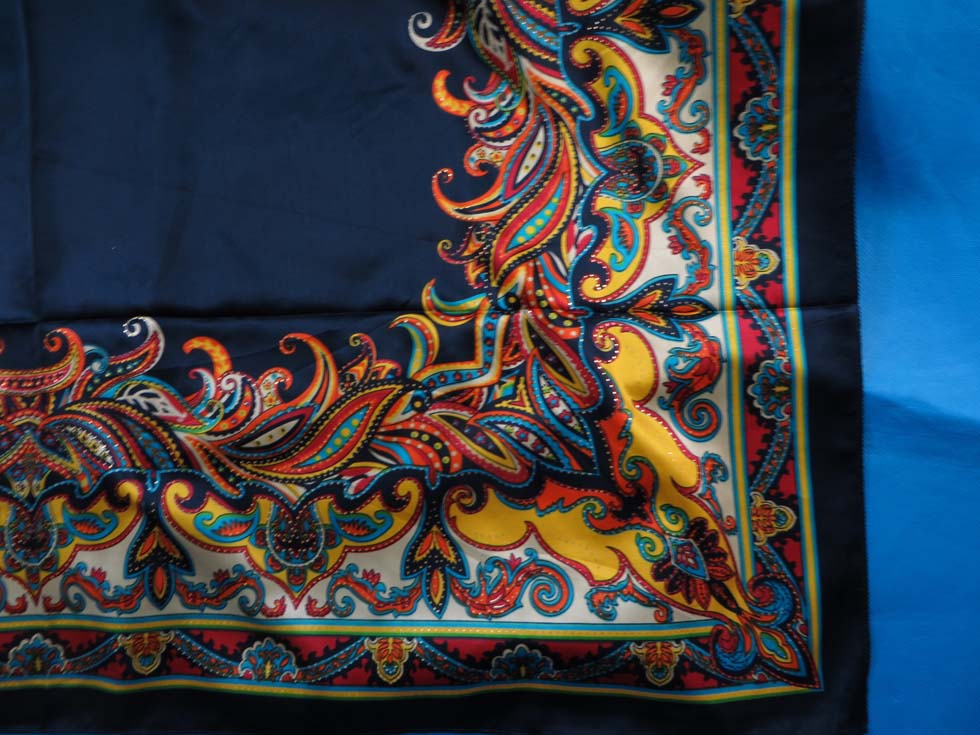 squarescarf50un5l
