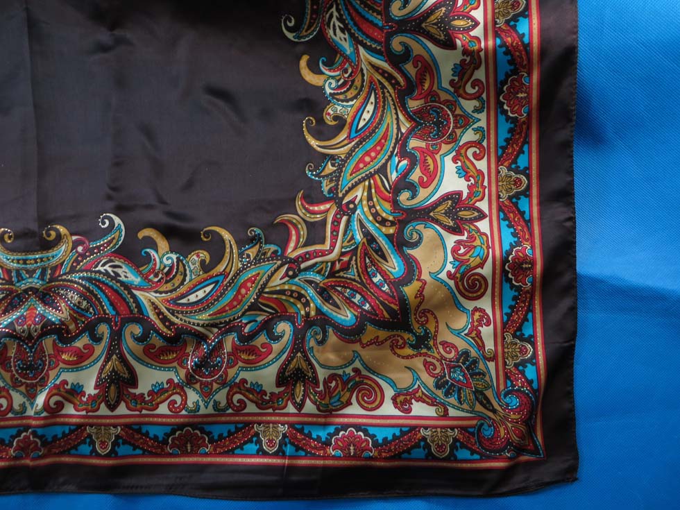 squarescarf50un5p