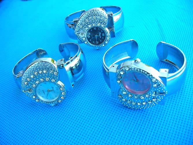 cz-bangle-watches-01