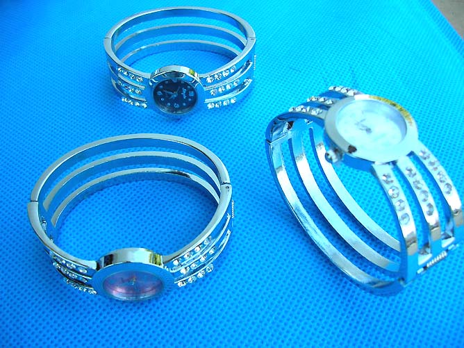 cz-bangle-watches-02
