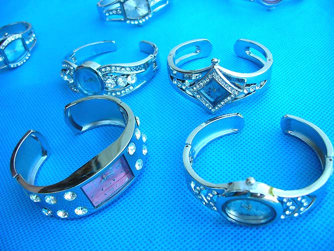 cz-bangle-watches-08c