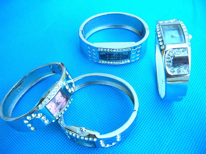 cz-bangle-watches-09a