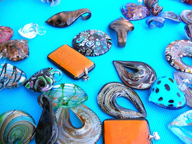 hand-blown-glass-pendant-80mix12