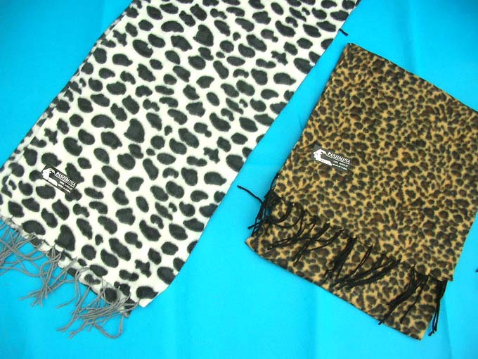 acrylic-felt-scarves-animal-skin-1b