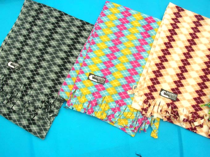 acrylic-scarf-1a-diamond-design