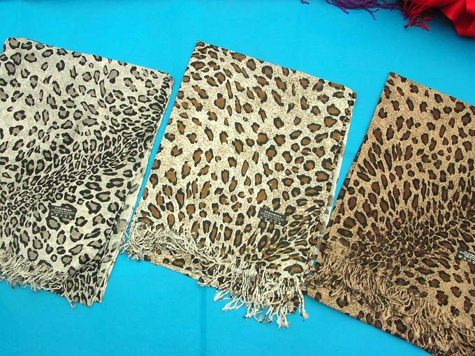 animal-skin-shawl-wrap-1a