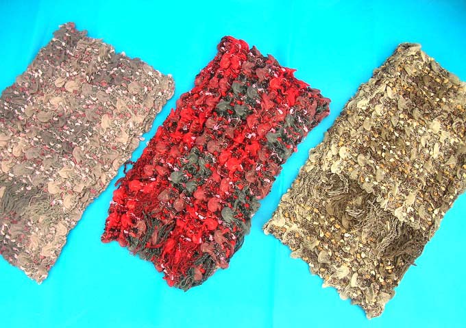 bumpy-bubble-scarf-shawl-02c