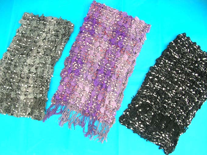 bumpy-bubble-scarf-shawl-02d