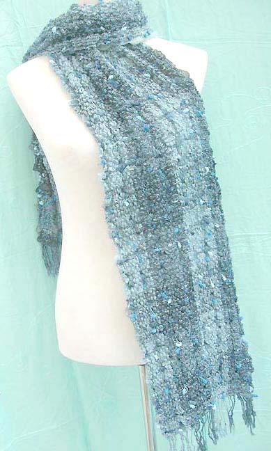 bumpy-bubble-scarf-shawl-02h