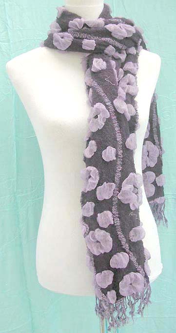 bumpy-bubble-scarf-shawl-04g