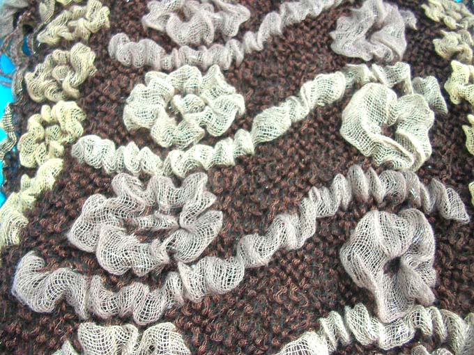 bumpy-bubble-scarf-shawl-05e