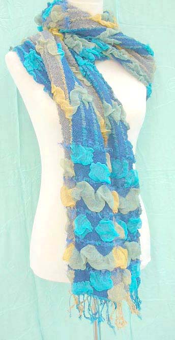 bumpy-bubble-scarf-shawl-05g