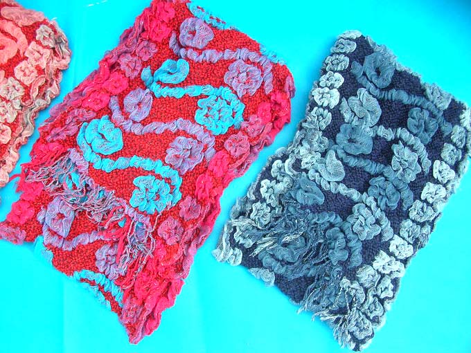 bumpy-bubble-scarf-shawl-06b