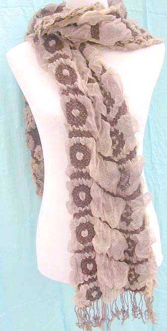 bumpy-bubble-scarf-shawl-06h