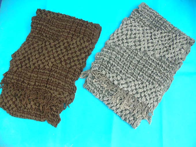 bumpy-bubble-scarf-shawl-07a
