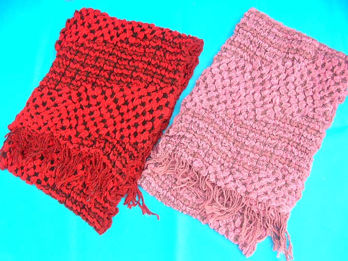 bumpy-bubble-scarf-shawl-07e