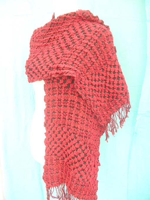 bumpy-bubble-scarf-shawl-07f