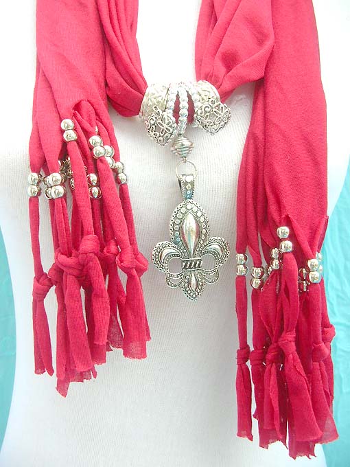 jewelry-scarf-necklace-1d-fleur-de-lys-quebec-pendant