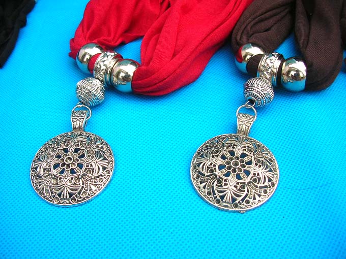jewelry-scarf-necklace-3efiligree-cutout-circle-pendant