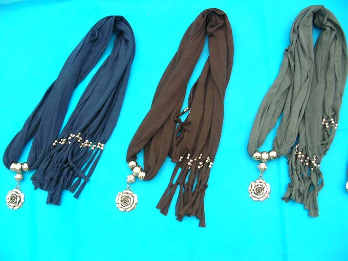 jewelry-scarf-necklace-6a-rose-mixed-pendant