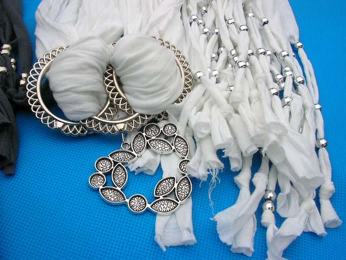 jewelry-scarf-necklace-6c-rose-mixed-pendant