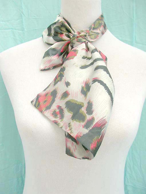 satin-butterfly-neck-scarf-2a