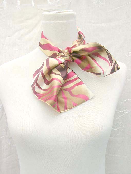 satin-butterfly-neck-scarf-2f