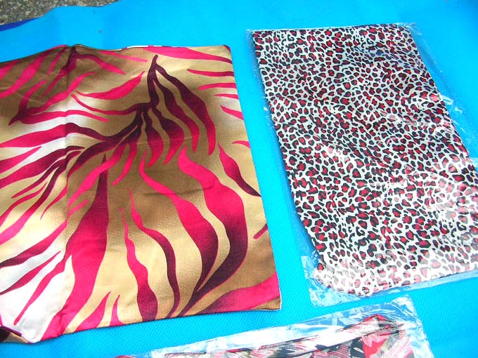 satin-butterfly-neck-scarf-2g