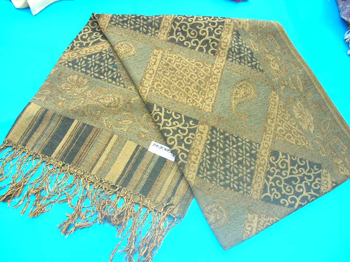 gold-thread-pashmina-shawl-133a