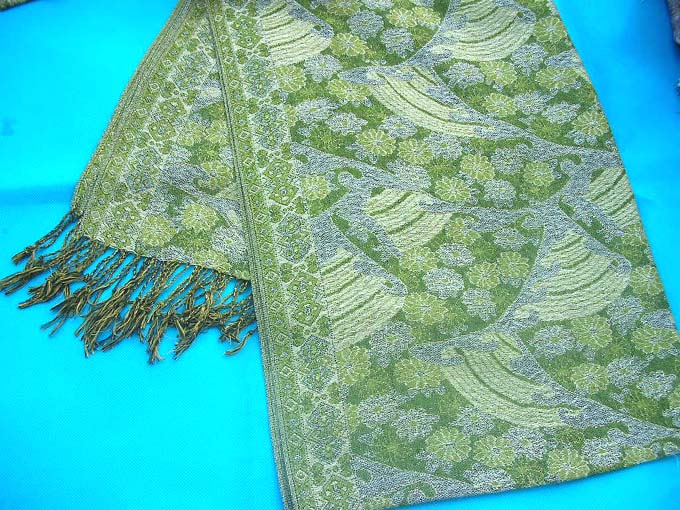 gold-thread-pashmina-shawl-133s
