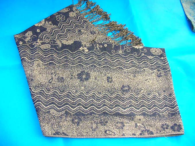 gold-thread-pashmina-shawls-101c