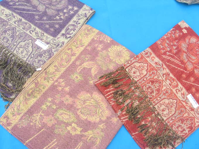 gold-metallic-shawls-rose-312c