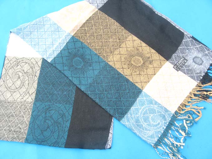 grid-fashion-scarves-327a