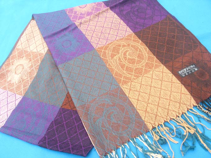 grid-fashion-scarves-327c