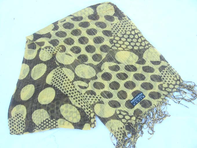 light-thin-pashmina-large-dots-370a