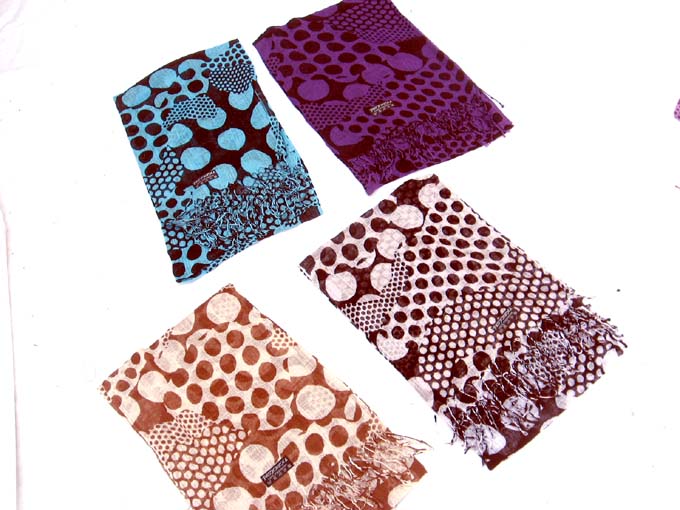 light-thin-pashmina-large-dots-370e