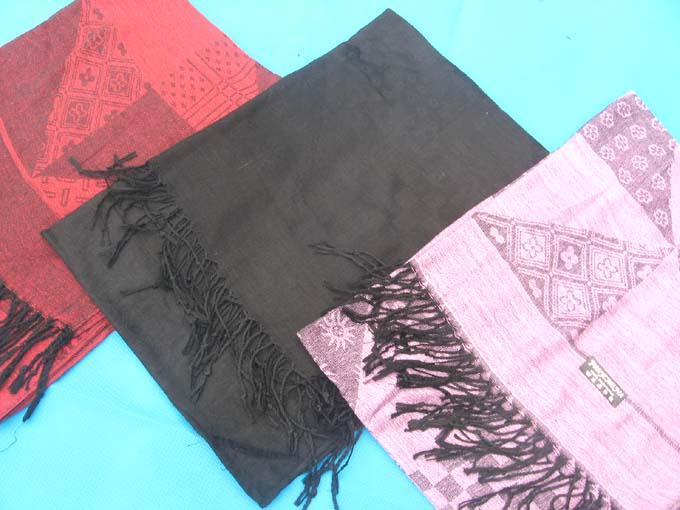 pashmina-shawls-geometric-300k