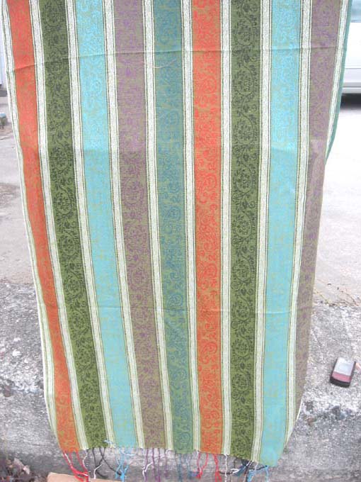 strip-stoles-scarves-337c