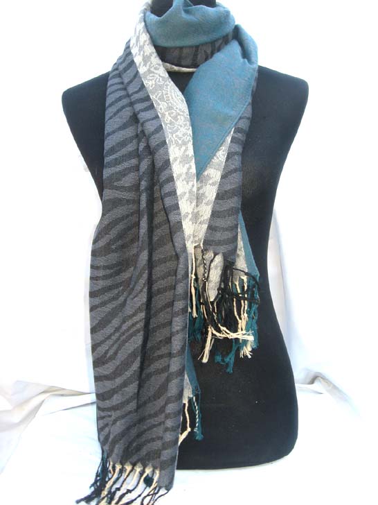 strip-wraps-shawls-364c