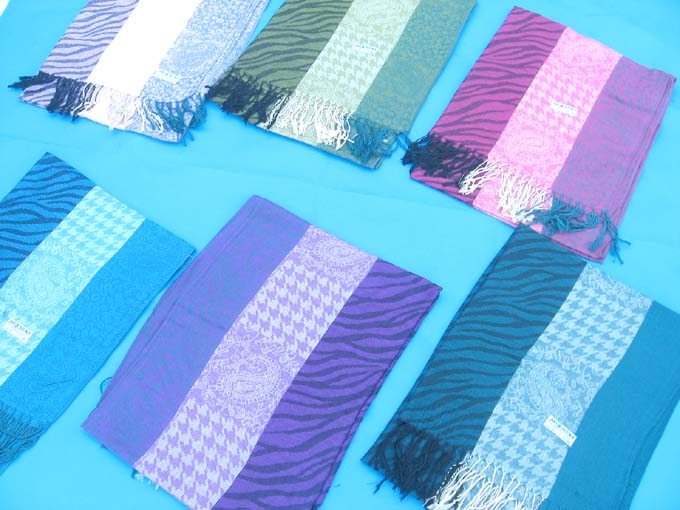 strip-wraps-shawls-364e