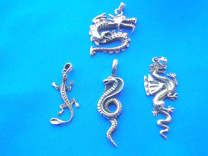 dragon-bronze-pendant