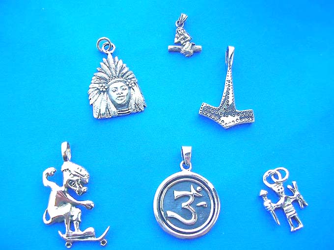 hip-hop-bulk-pendant-01