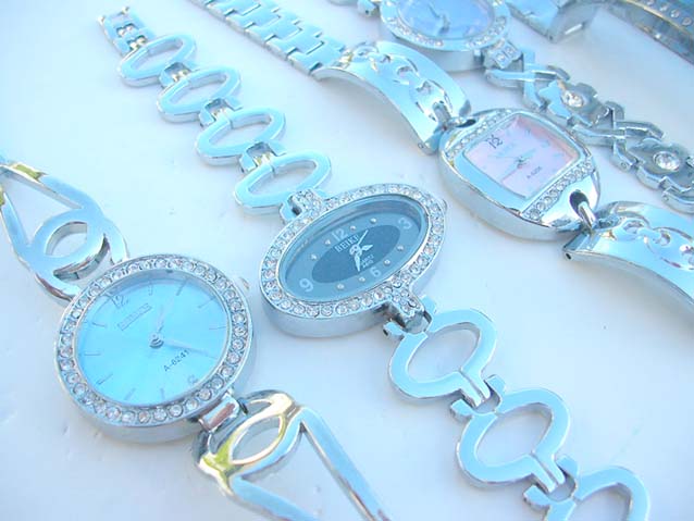 silver-bracelet-watchm
