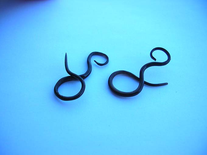 horn-earring-1106