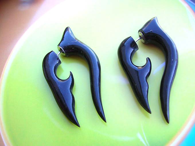 horn-earring-1107