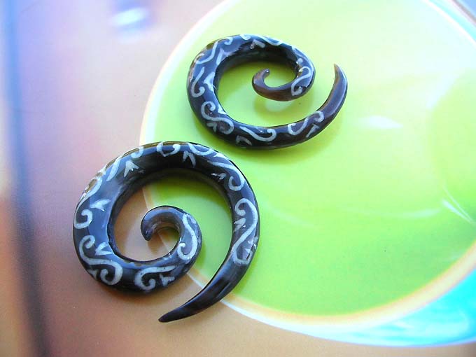 horn-earring-1117